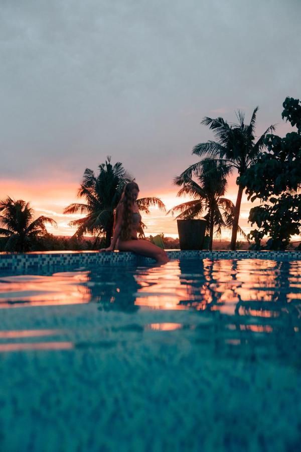Lexias Hostel And Workspace - Siargao Catangnan Bagian luar foto